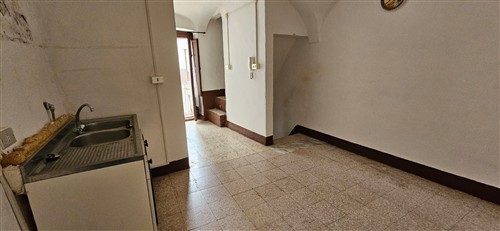 Soluzione Autonoma su Tre Livelli Vicino Porta Nuova